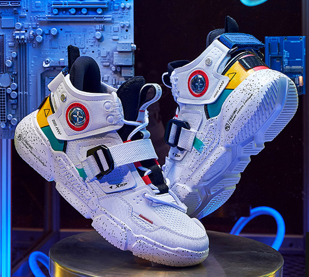 Xtep STAR-X Trainer – High Top Futuristic Sneaker with Techwear