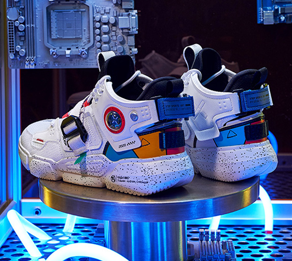 Xtep STAR-X Trainer – High Top Futuristic Sneaker with Techwear