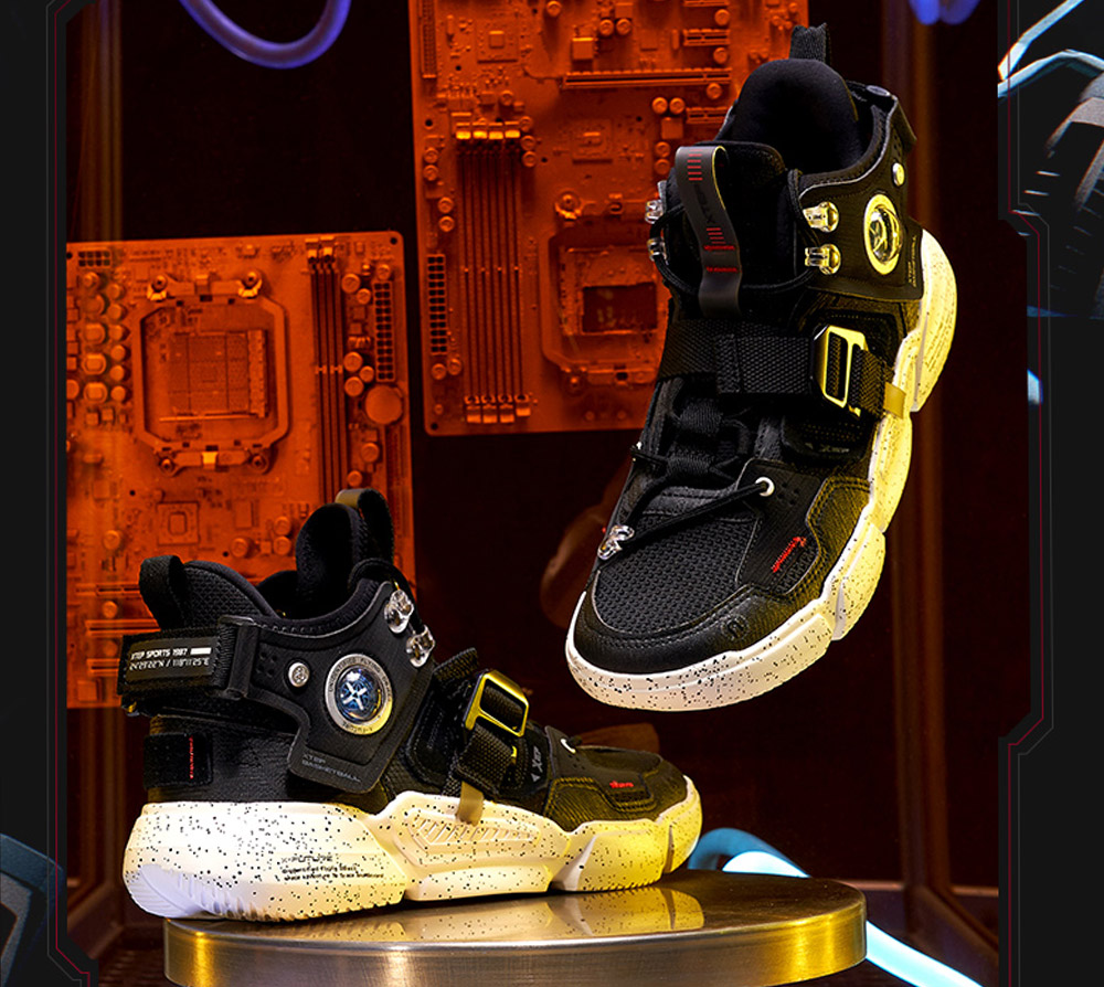 Xtep STAR-X Trainer – High Top Futuristic Sneaker with Techwear