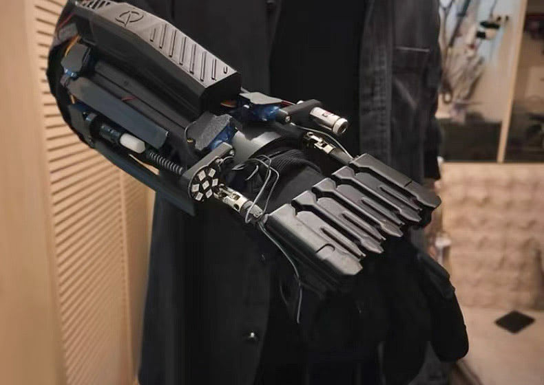Genos Cyberpunk Arm