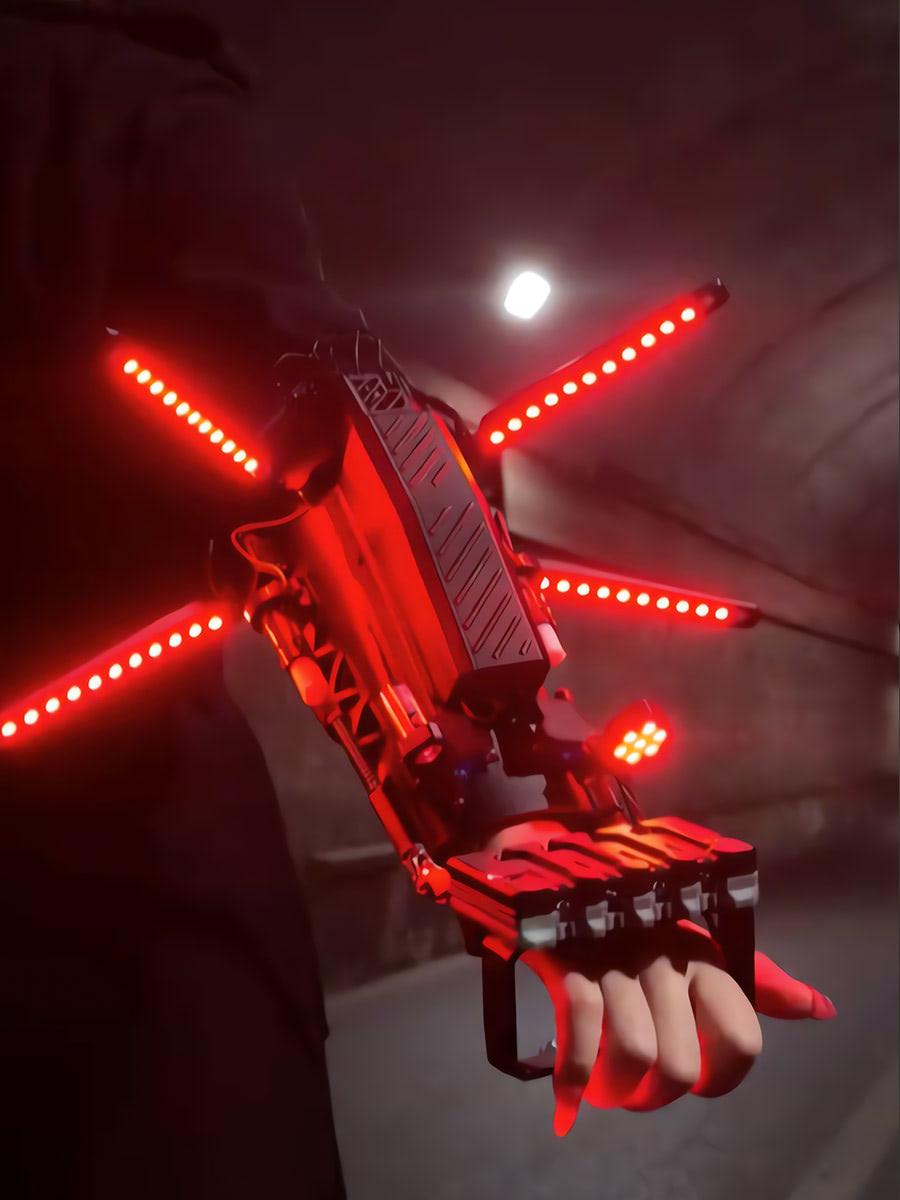 Genos Arm Cosplay