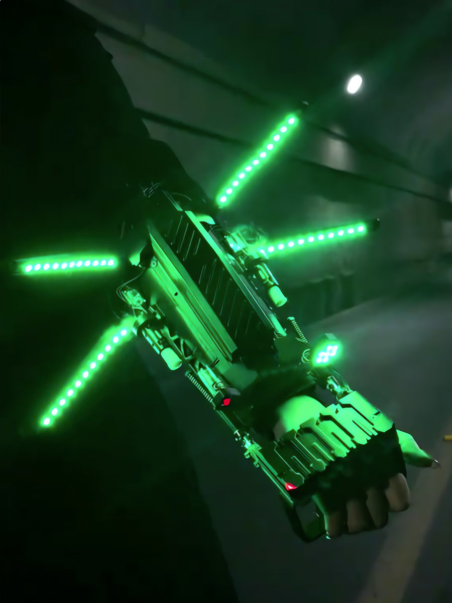 Genos Arm Cosplay